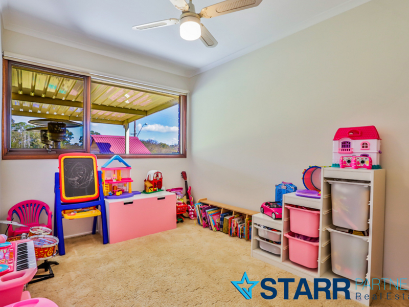 53 Pinaroo Cres, Bradbury - Thumbnail 2
