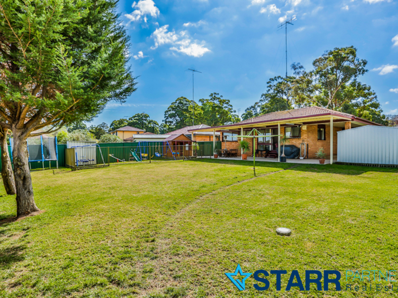 53 Pinaroo Cres, Bradbury - Thumbnail 3