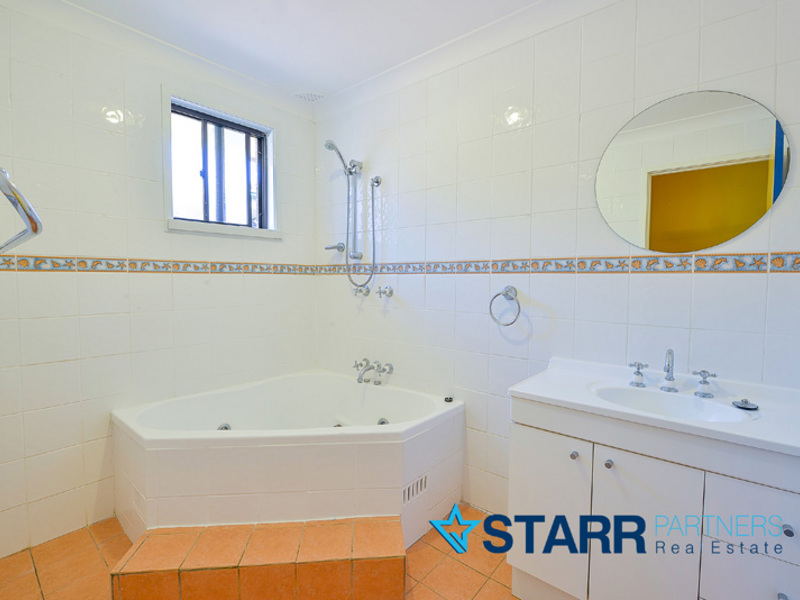 13 Larapinta Crescent, St Helens Park - Thumbnail 3
