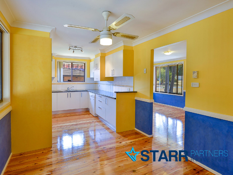 13 Larapinta Crescent, St Helens Park - Thumbnail 4