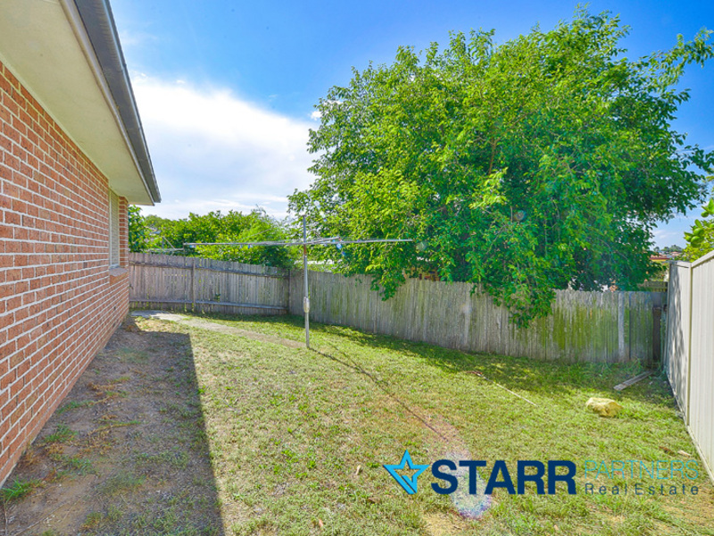 56 Carbasse Cres, St Helens Park - Thumbnail 3