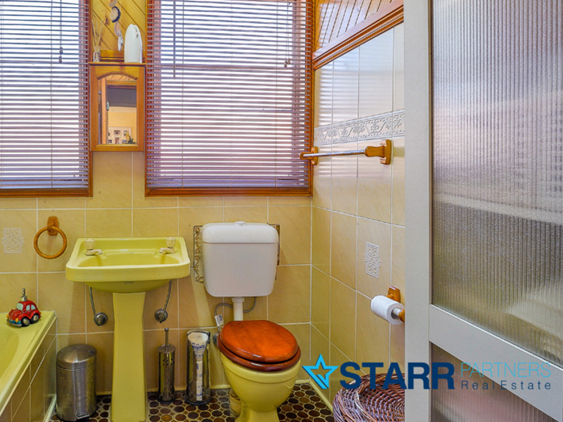 11 Lewin Cres, Bradbury - Thumbnail 2