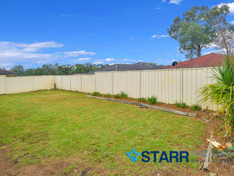 15 Carbasse Crescent, St Helens Park - Thumbnail 8