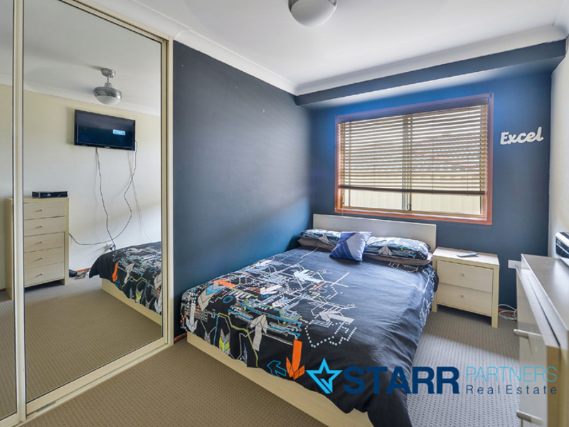 15 Carbasse Crescent, St Helens Park - Thumbnail 3