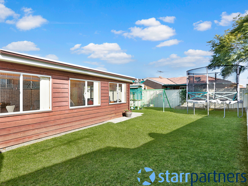 1 Osburn Pl, St Helens Park - Thumbnail 2