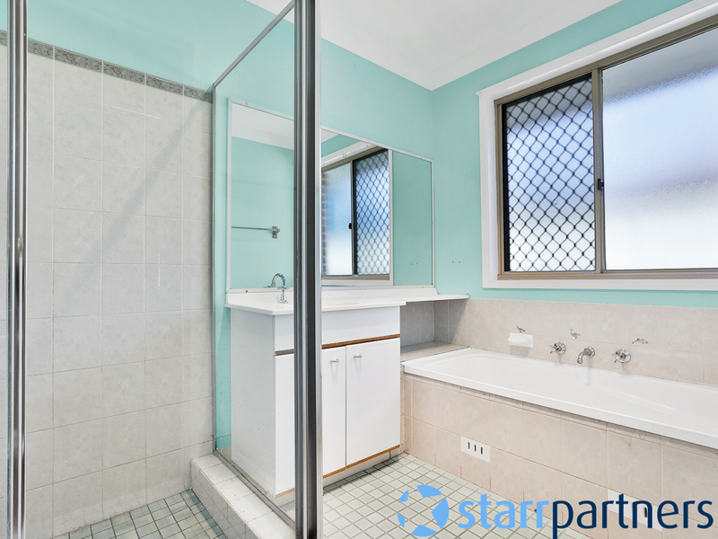 56 Carbasse Cres, St Helens Park - Thumbnail 5
