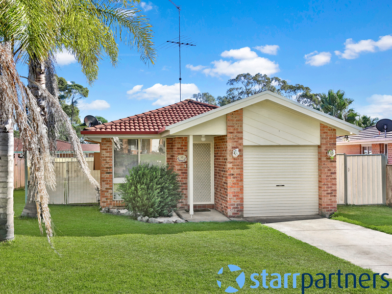 12 Briggs Place, St Helens Park - Image 1