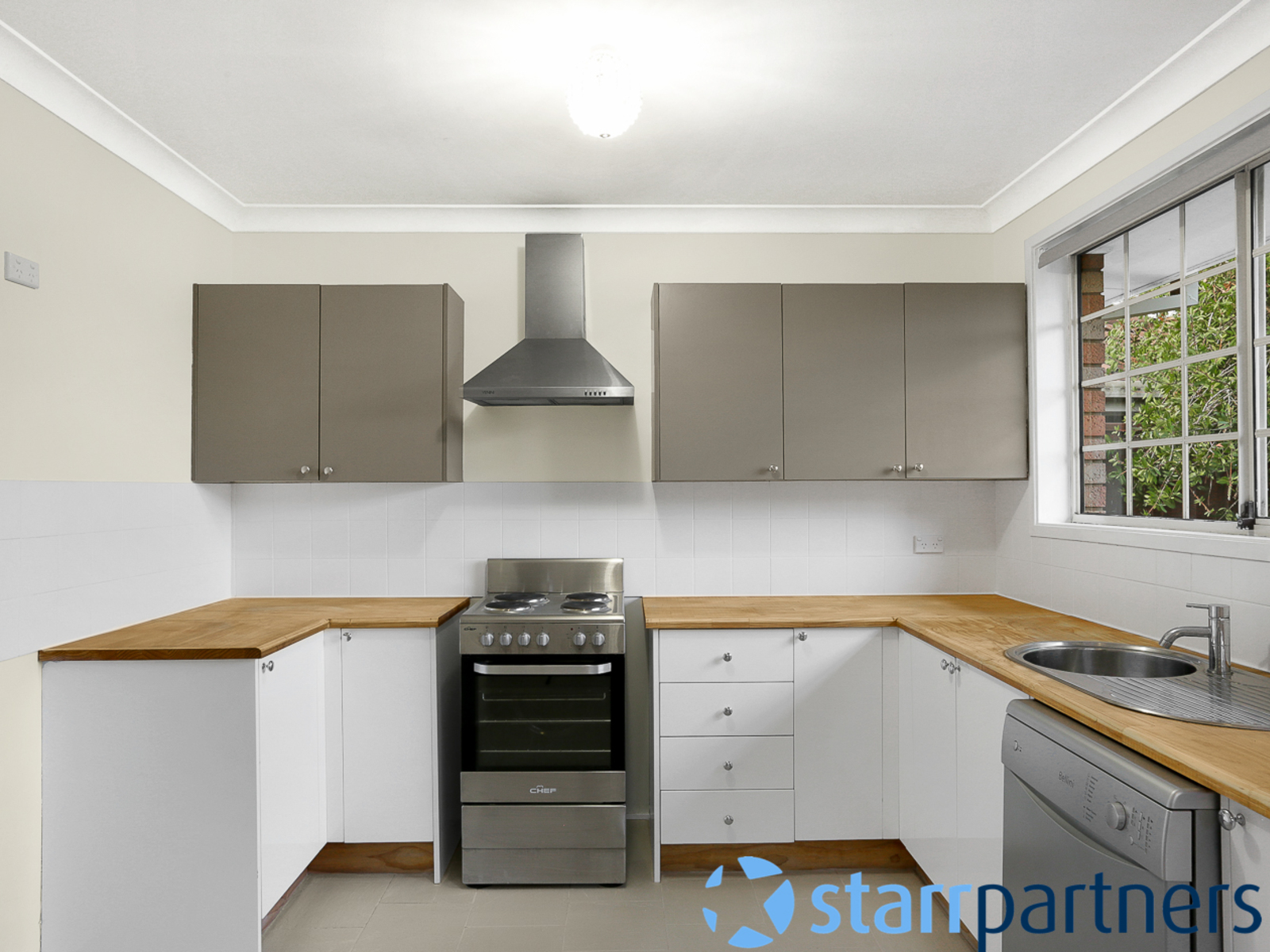 8 Moncrieff Close, St Helens Park - Thumbnail 3