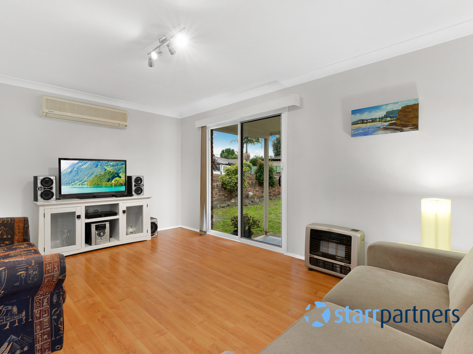 8 Tungoo Place, St Helens Park - Thumbnail 2