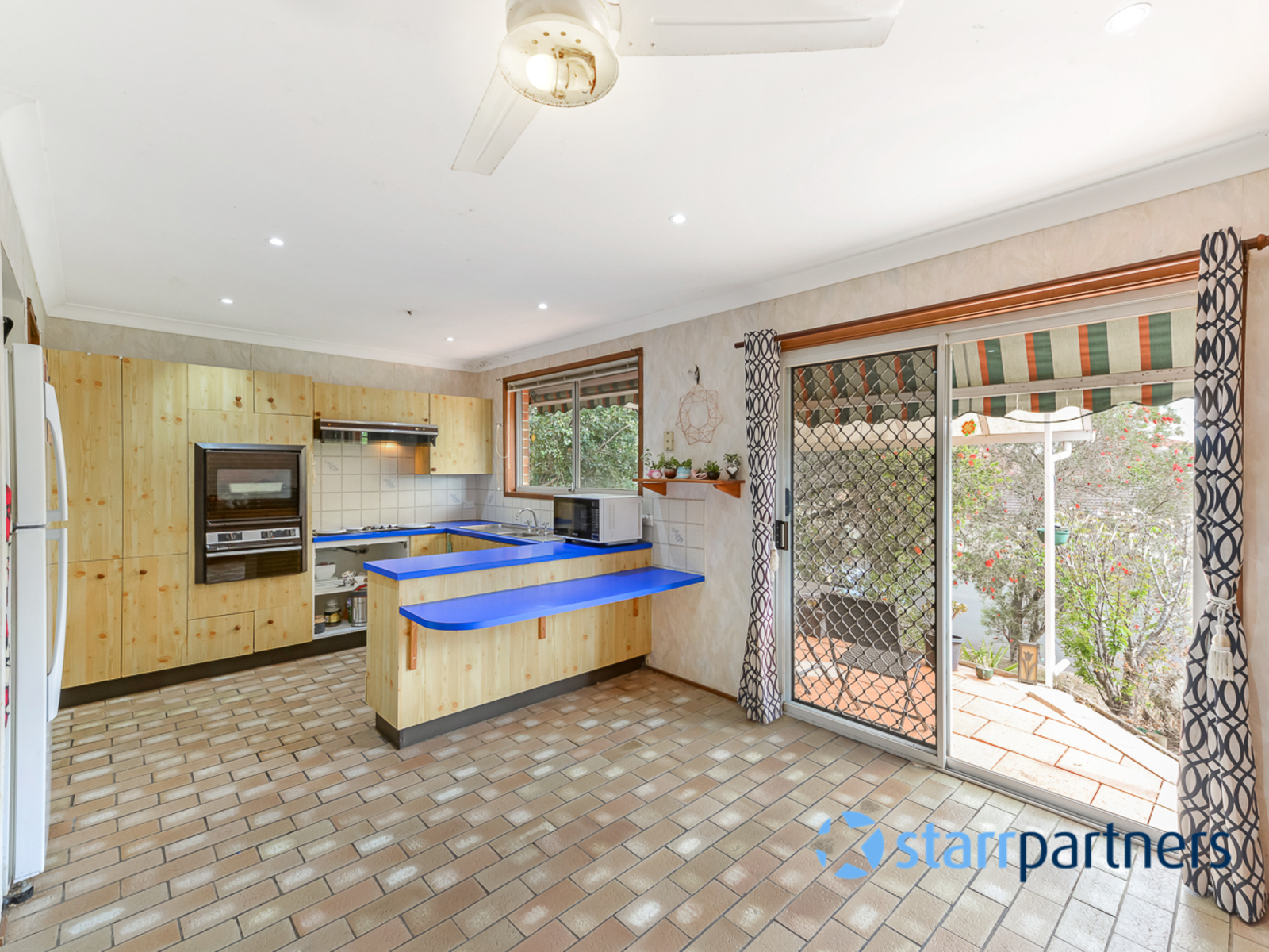 82  Cleopatra Dr, Rosemeadow - Thumbnail 4