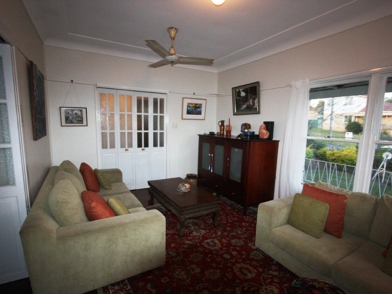 12 Farnsworth Ave, Campbelltown - Thumbnail 2