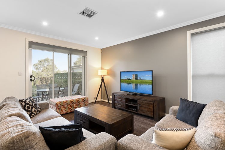104 Governors Way, Macquarie Links - Thumbnail 8