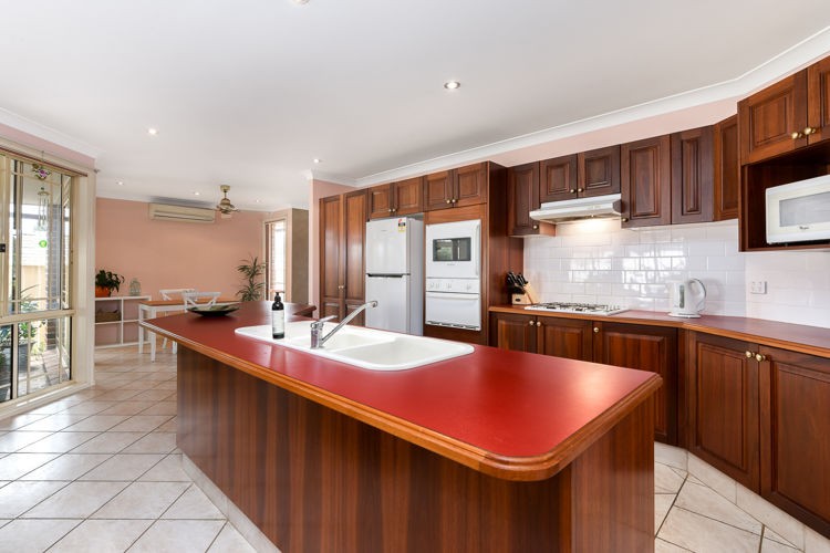 14 Withnell Crescent, St Helens Park - Thumbnail 7