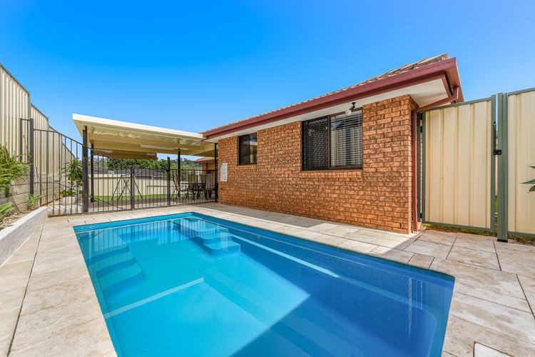 1 Lena Place, Kearns - Thumbnail 2