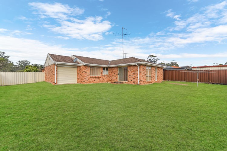 2 Moncrieff Close, St Helens Park - Thumbnail 8