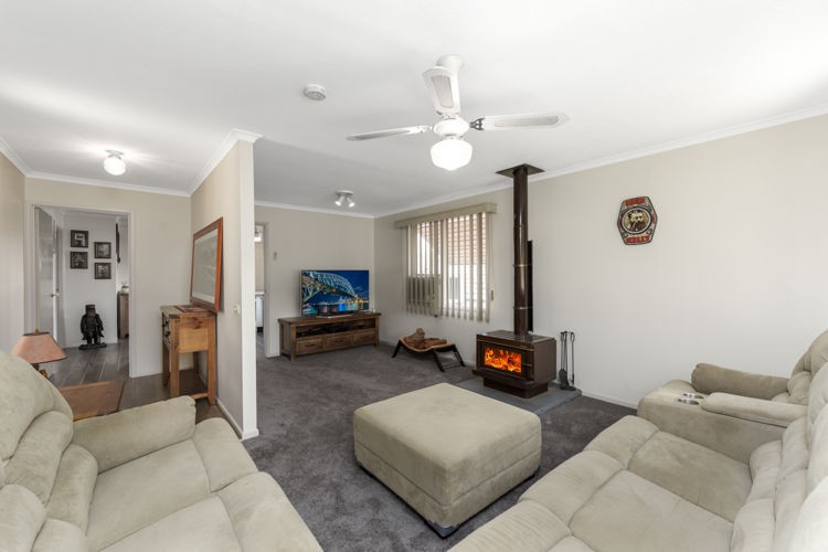 98 Lockheed St, Raby - Thumbnail 2
