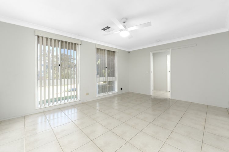 67 Lorenzo Crescent, Rosemeadow - Thumbnail 5
