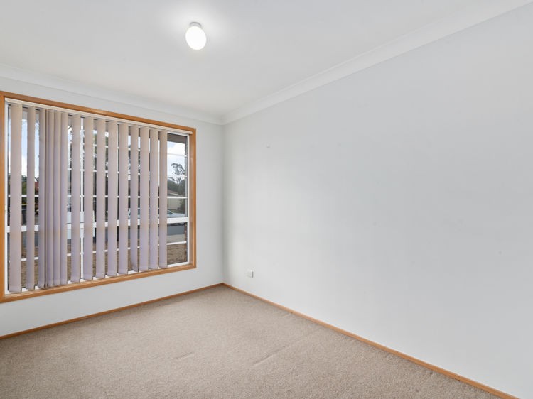 10 Carandini Street, St Helens Park - Thumbnail 4