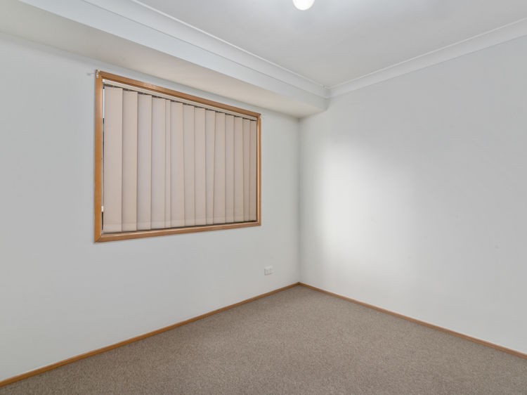 10 Carandini Street, St Helens Park - Thumbnail 6