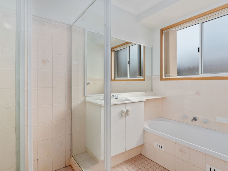 10 Carandini Street, St Helens Park - Thumbnail 7