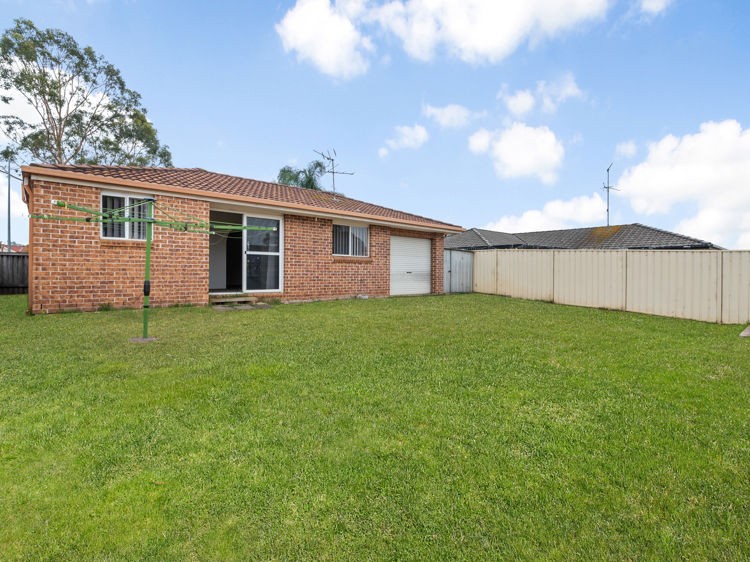 10 Carandini Street, St Helens Park - Thumbnail 8