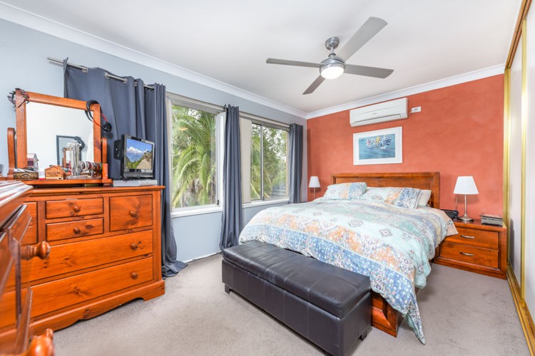 11 Aminya Crescent, Bradbury - Thumbnail 4