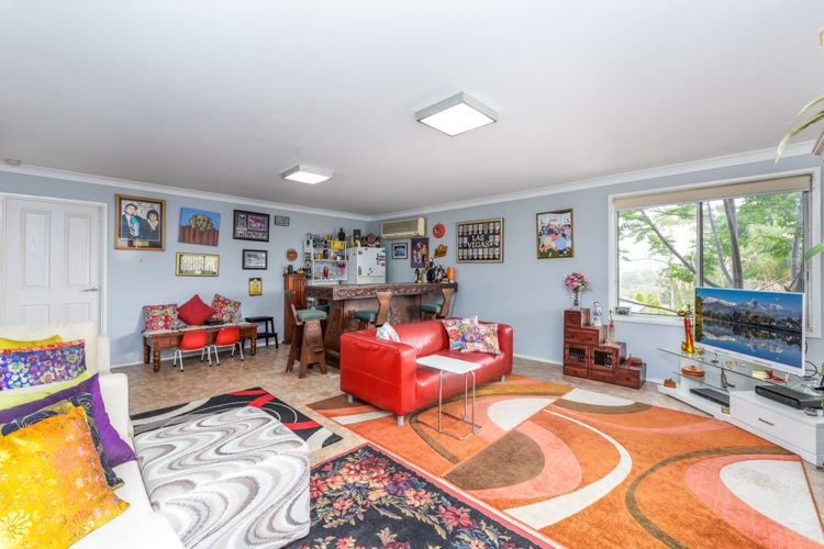 11 Aminya Crescent, Bradbury - Thumbnail 7