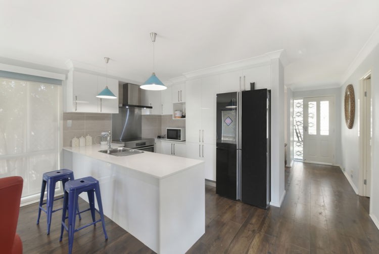 65 Donalbain Circuit, Rosemeadow - Thumbnail 2