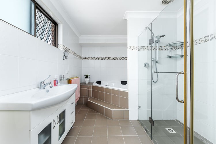 8 De Havilland Crescent, Raby - Thumbnail 7