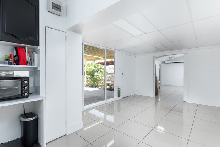 8 De Havilland Crescent, Raby - Thumbnail 5