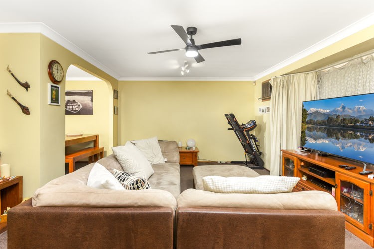 8 Saunders Place, Raby - Thumbnail 2