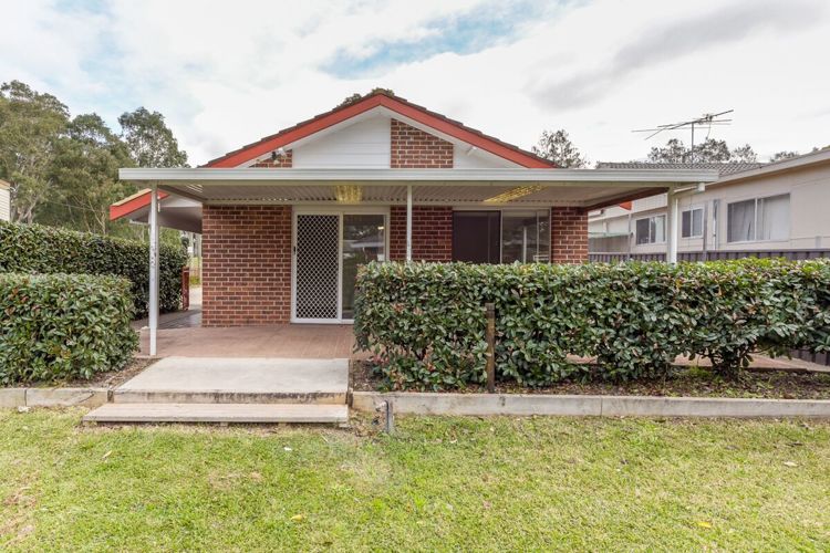 32 College Road Campbelltown, House for Rent