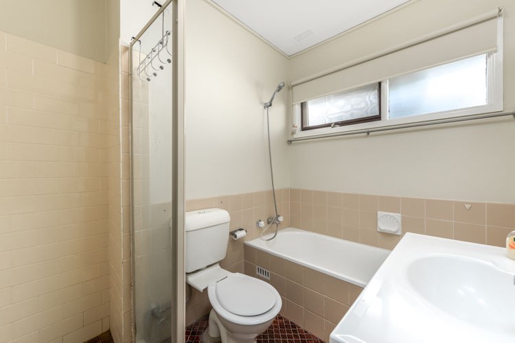 143 The Parkway, Bradbury - Thumbnail 6
