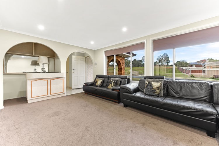 10 De Havilland Crescent, Raby - Thumbnail 4