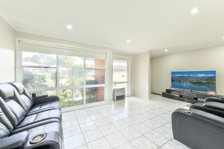 3 Boeing Crescent, Raby - Thumbnail 2