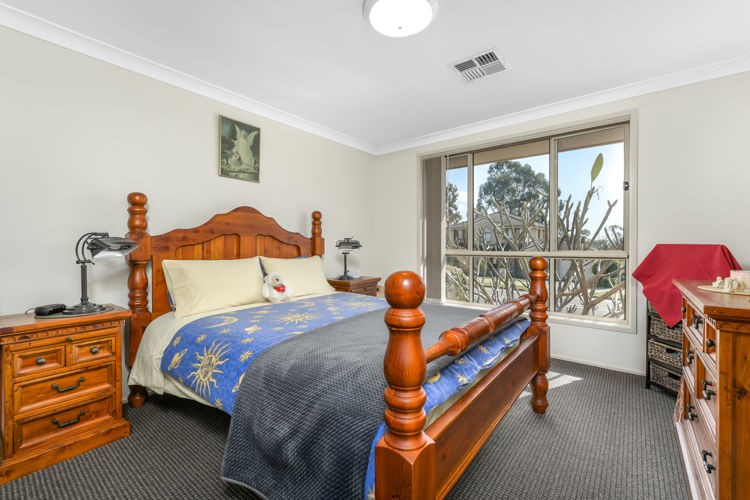 137 Kellerman Drive, St Helens Park - Thumbnail 5