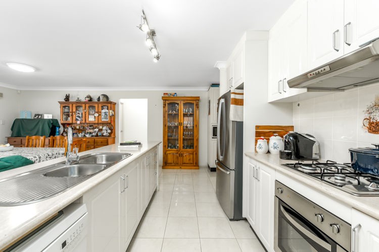137 Kellerman Drive, St Helens Park - Thumbnail 2