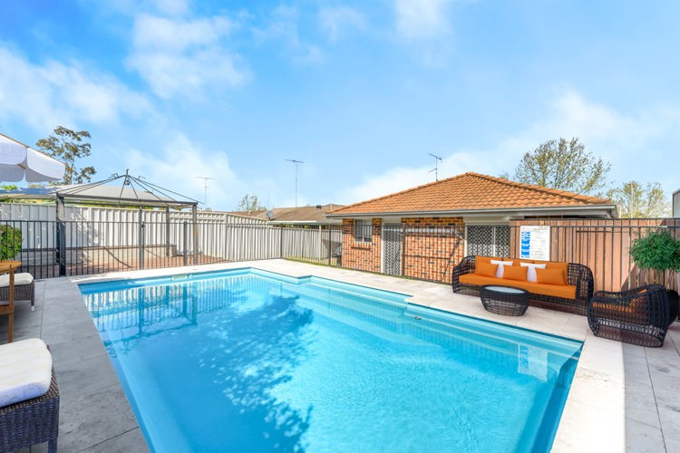 35 Tramway Drive, Currans Hill - Thumbnail 2
