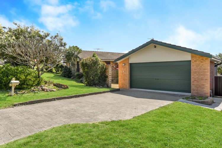 18 Wandarra Crescent, Bradbury - Thumbnail 2