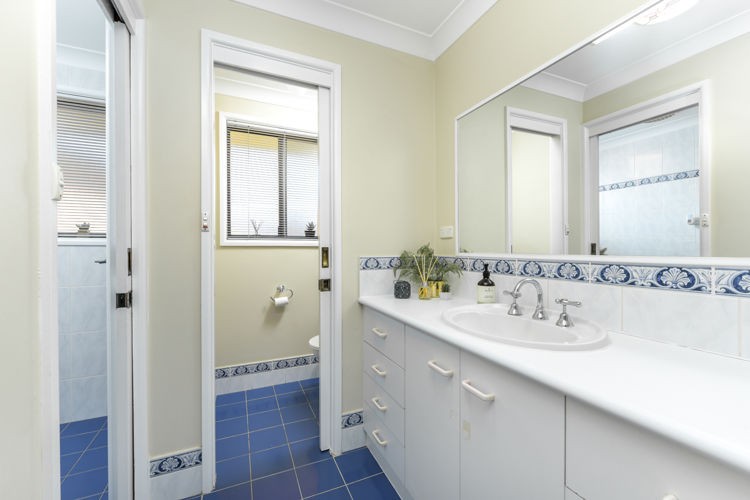 18 Wandarra Crescent, Bradbury - Thumbnail 8