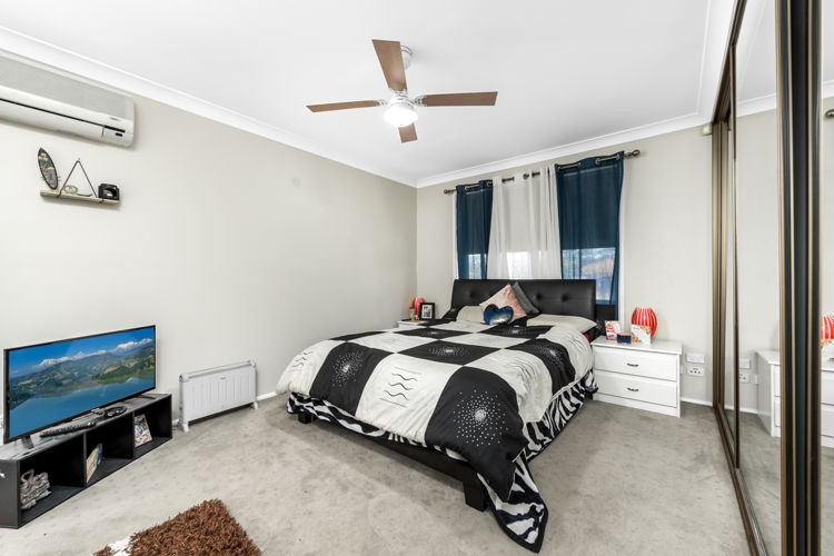 18 Wandarra Crescent, Bradbury - Thumbnail 7