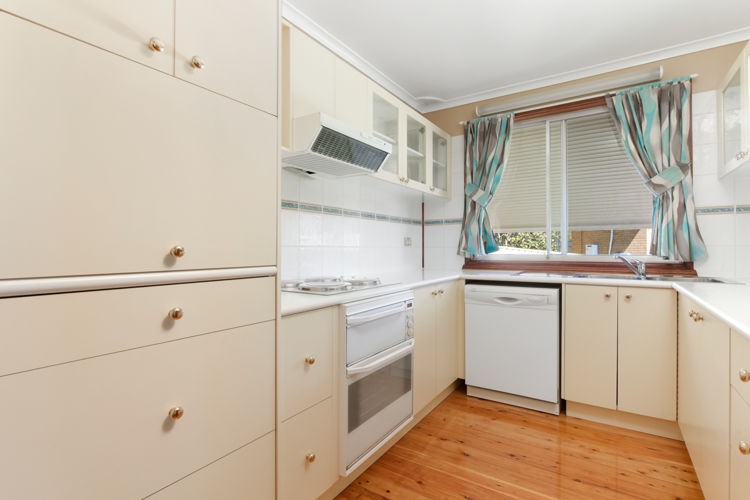 22 Elouera Crescent, Woodbine - Thumbnail 3
