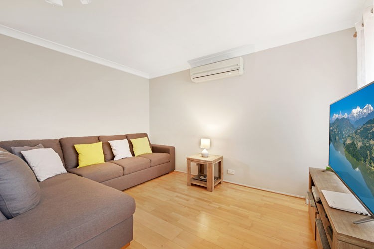 25 Elliot Place, St Helens Park - Thumbnail 2