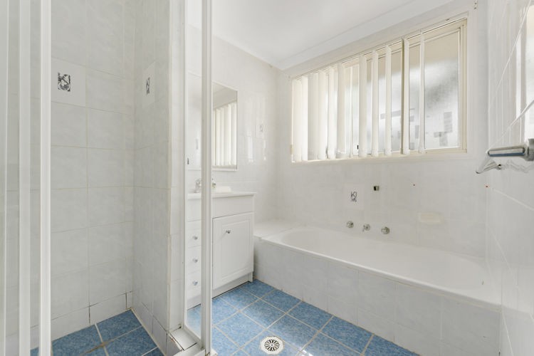 25 Elliot Place, St Helens Park - Thumbnail 6