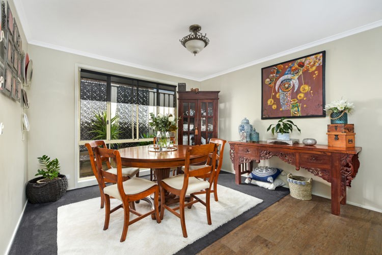 78 Carbasse Crescent, St Helens Park - Thumbnail 4