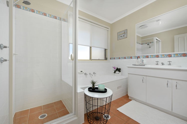 78 Carbasse Crescent, St Helens Park - Thumbnail 8