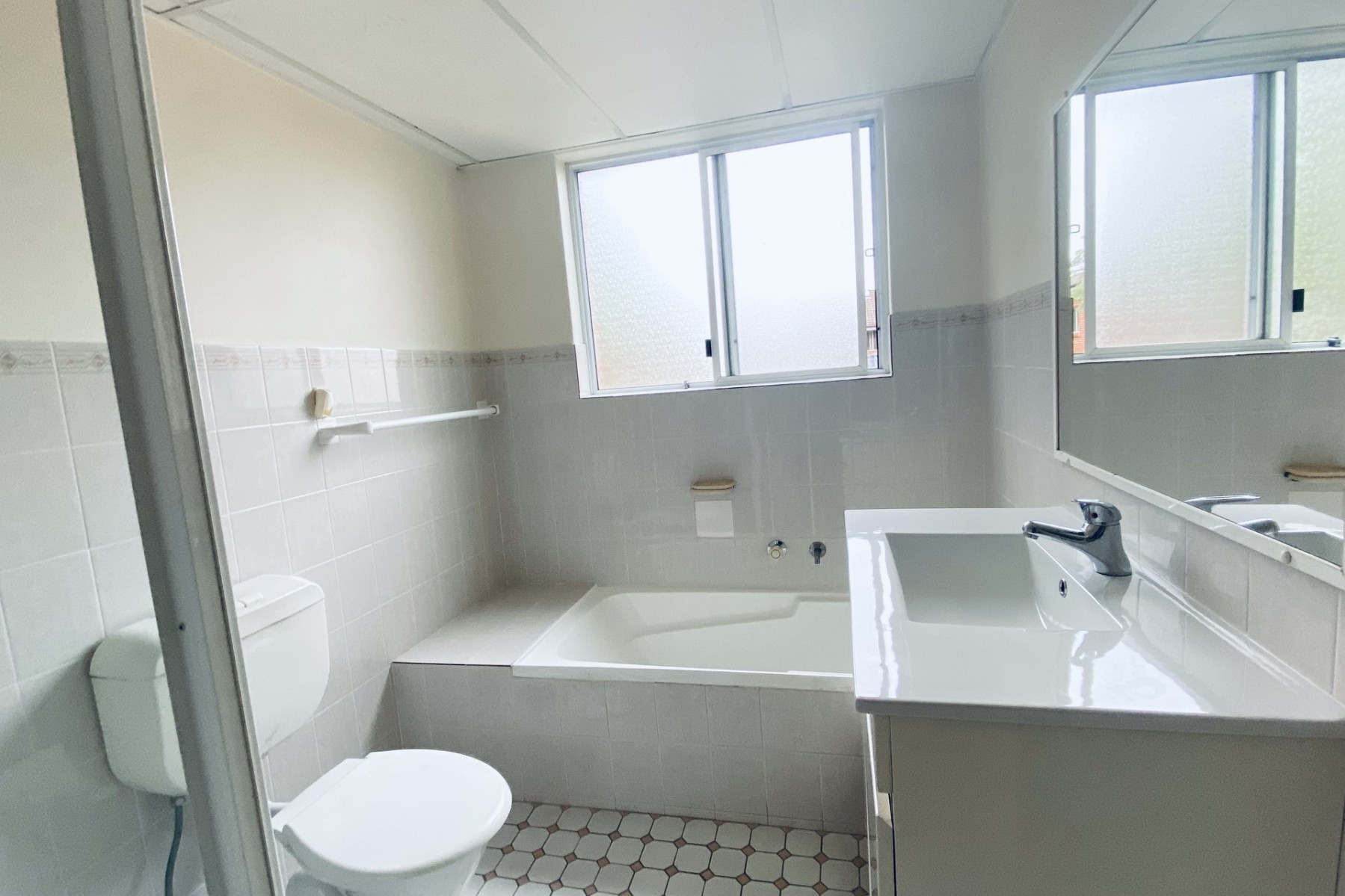 12/90 Brancourt Avenue, Yagoona - Thumbnail 6