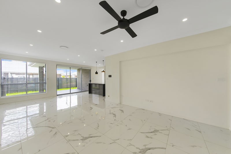 12 Milpera Street, Jordan Springs - Thumbnail 4