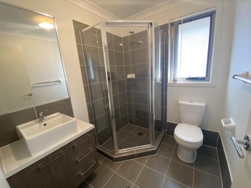 12a Aachen Rd Edmondson Park, House for Rent