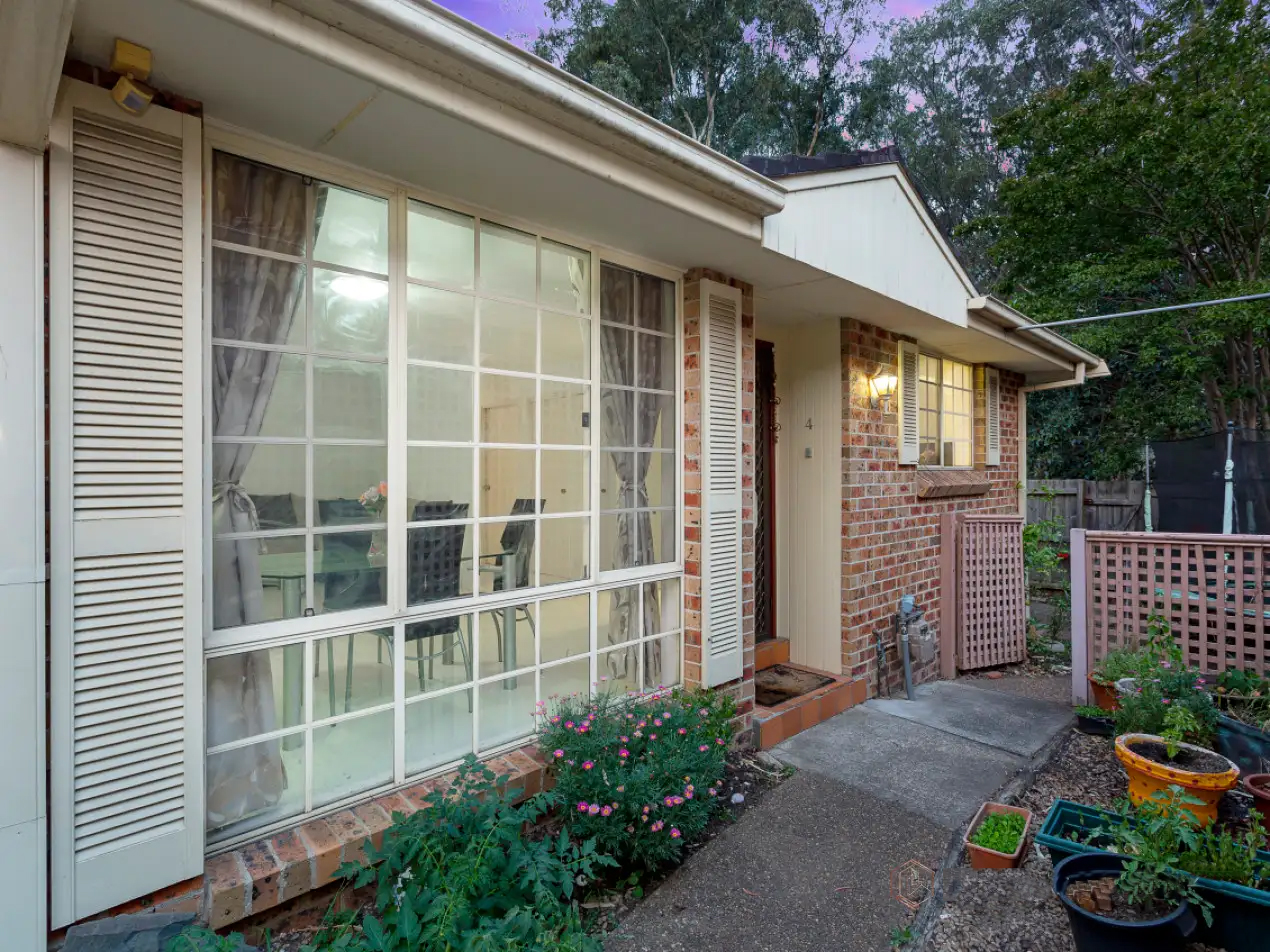 4/5A Binalong Road